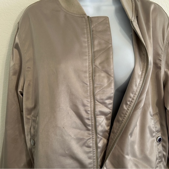 48. Satin Bomber Jacket by Hudson Size Large - Picture 3 of 12